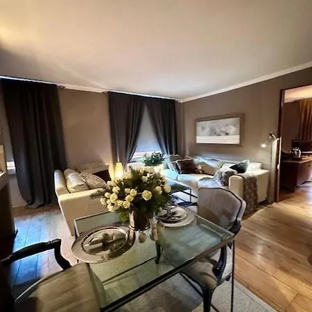 Cosy Penthouse Village Lägenhet