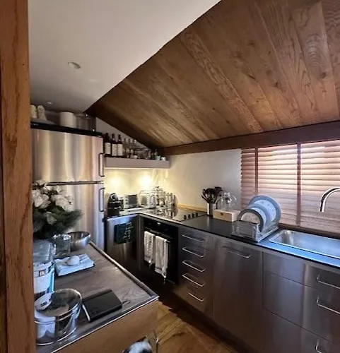 Cosy Penthouse Village Апартаменти Брей-Червінія